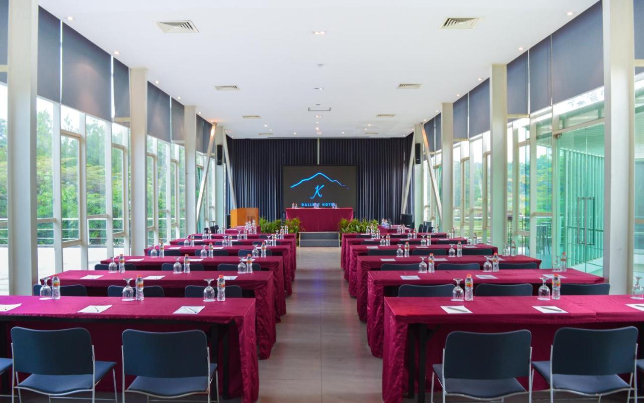 K Gallery Hotel Pasuruan Exterior photo